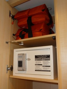 Rettungswesten und Safe