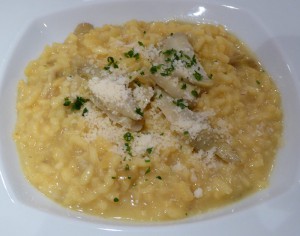 Risotto con zafferano e carciofi