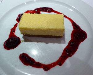 Ricotta-Käsetorte mit Brombeeren