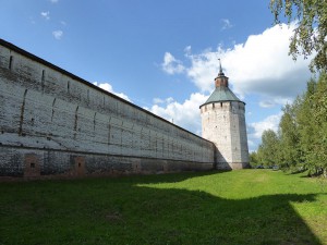 Mauer und Moskau Turm von außen