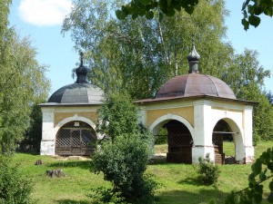 Kapelle und Kreuz vom Heiligen Kirill