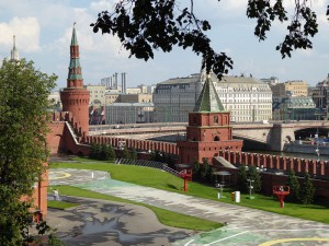 Kremlmauer zur Moskwa - Beklemishevskaya und Petrovskaya Turm