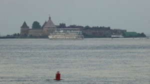 Maxim Litwinow vor der Schlüsselburg