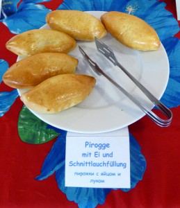 Piroggen mit Ei und Schnittlauch