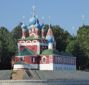 Blick auf die Blutskirche