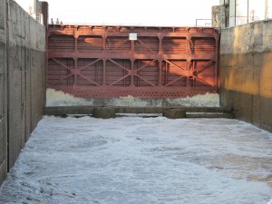 Wasser marsch in Schleuse 2