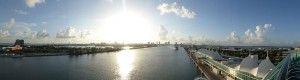 Panoramablick zum Hafenausgang