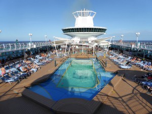 Pooldeck bei Tag