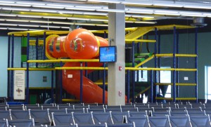 Spielplatz im Wartebereich