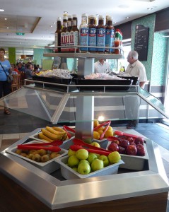 Obst und Saucen