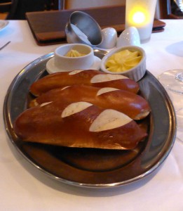 Laugenstangen als Brot