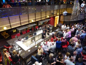Music Hall untere Bar