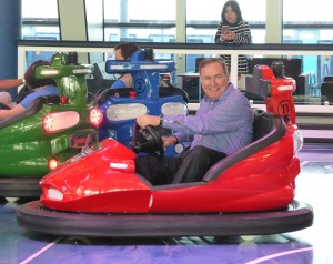 Richard Fain im Autoscooter