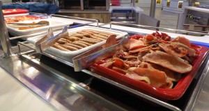 Speck und Würstchen