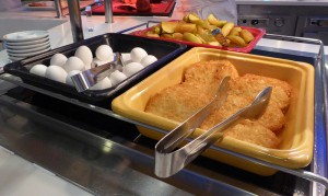 Eier, Rösti, gebackene Äpfel