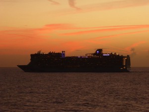 Norwegian Epic im Sonnenuntergang