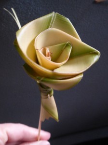 Rose aus Palmblatt