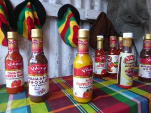 diverse Saucen und Ketchups