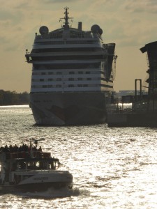 AIDAmar in Altona