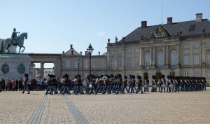 Wachwechsel Amalienborg Schlossplatz