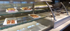 Snacks vor Aufbau des Kuchenbuffets