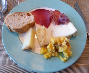 Für mich einen kleinen Nachschlag mit Schinken, Käse und Ayurvedischem Milchreis