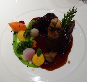 Dalla Pentola Guanciali di Vitello al Marsala con Verdure e Funghi