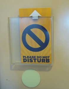 Do not disturb/Make up Cabin