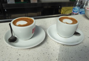 Kaffeepause: due macchiati, per favore!