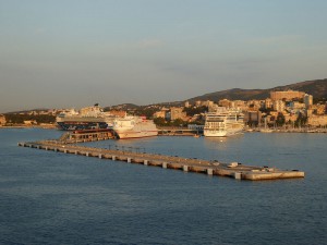 Hafen von Palma de Mallorca mit Mein Schiff 2 und AIDAblu