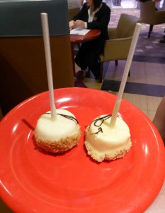 Cheesecake Lollipops