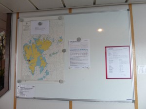 Seekarte und Wetterbericht