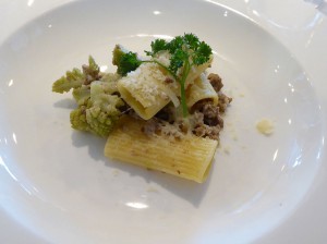 Rigatoni mit gebratenem Hackfleisch