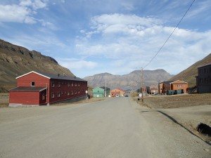 Blick von Nybyen nach Longyearbyen