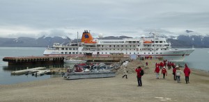 MS Bremen in Ny-Ålesund