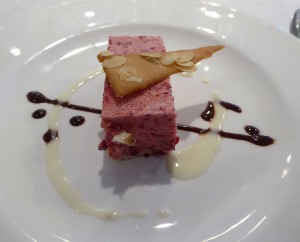 Watkattu Marjapuuro (Cranberry-Parfait)
