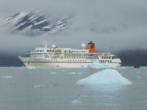 MS Bremen im Liefdefjord