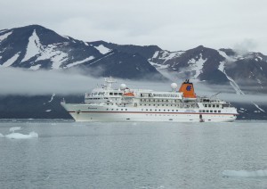 MS Bremen im Liefdefjord