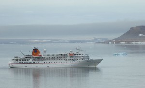 MS Bremen in der Palanderbukta