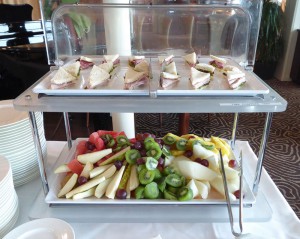 Sandwiches und Obst