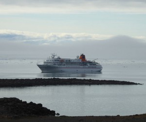 MS Bremen vor Kap Lee