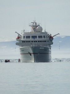 MS Bremen vor Kap Lee