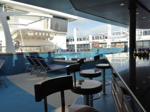 Waves Pool Bar