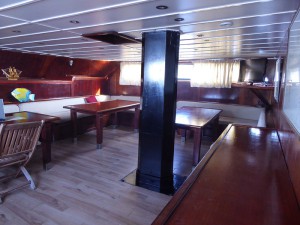 Salon / Restaurant