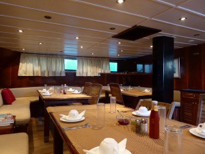 Salon / Restaurant