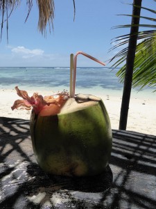 frische Kokosnuss am schönsten Strand der Welt