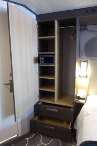 linker Schrank mit Safe