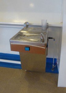 Wasserspender an der Joggingbahn
