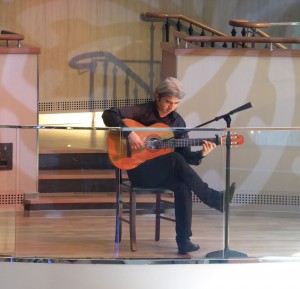 Gitarrist auf der Royal Promenade