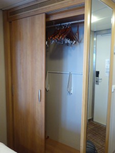 Kleiderschrank